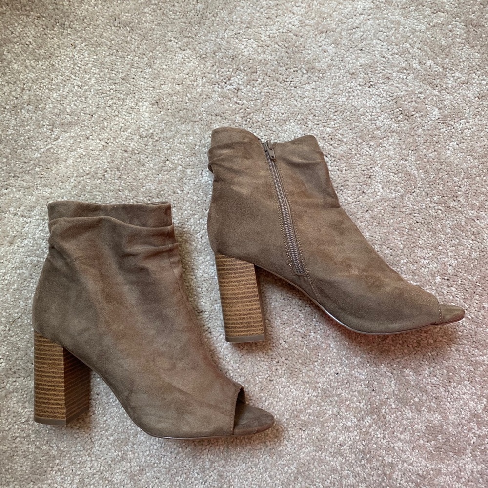 Wedge heels